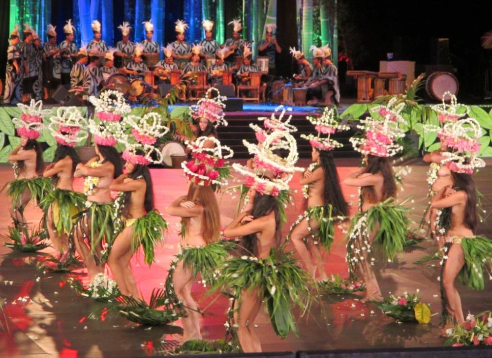 Final costumes with flowers during the contest.
